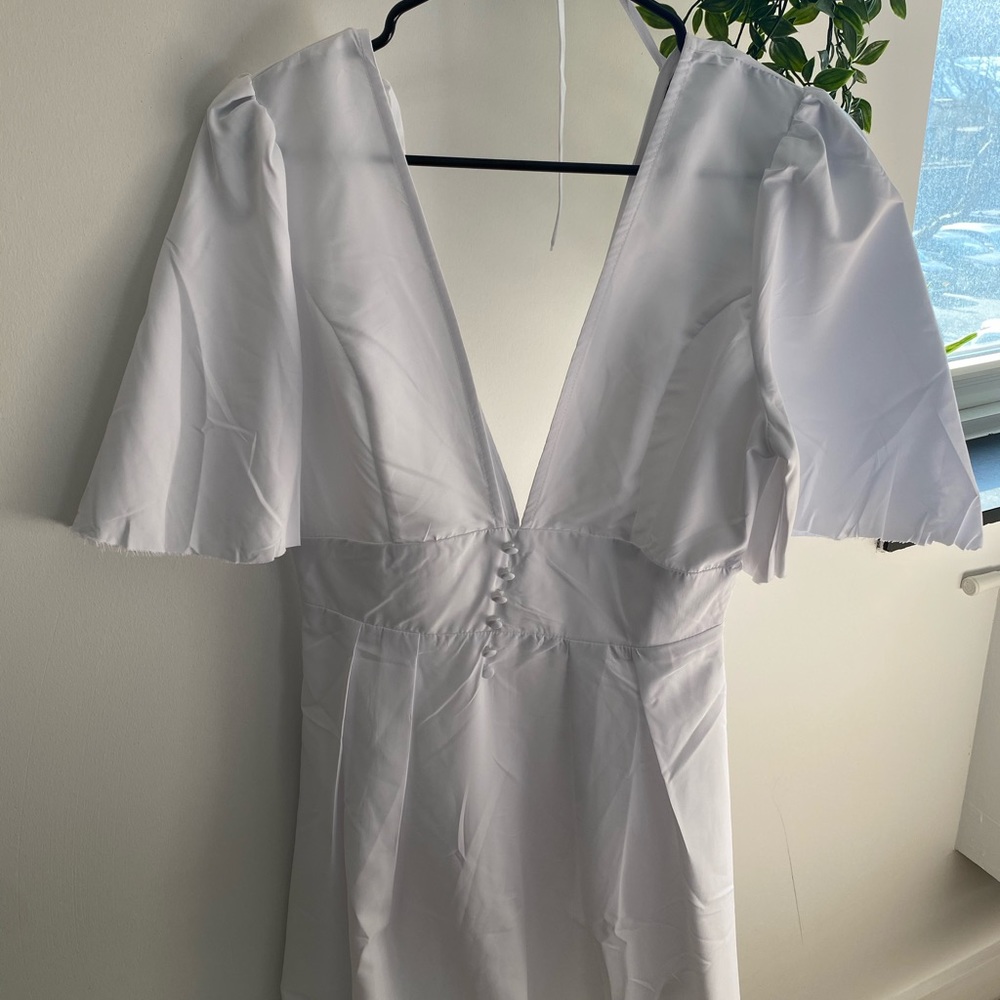 NASTYGAL- White V-Neck Dress